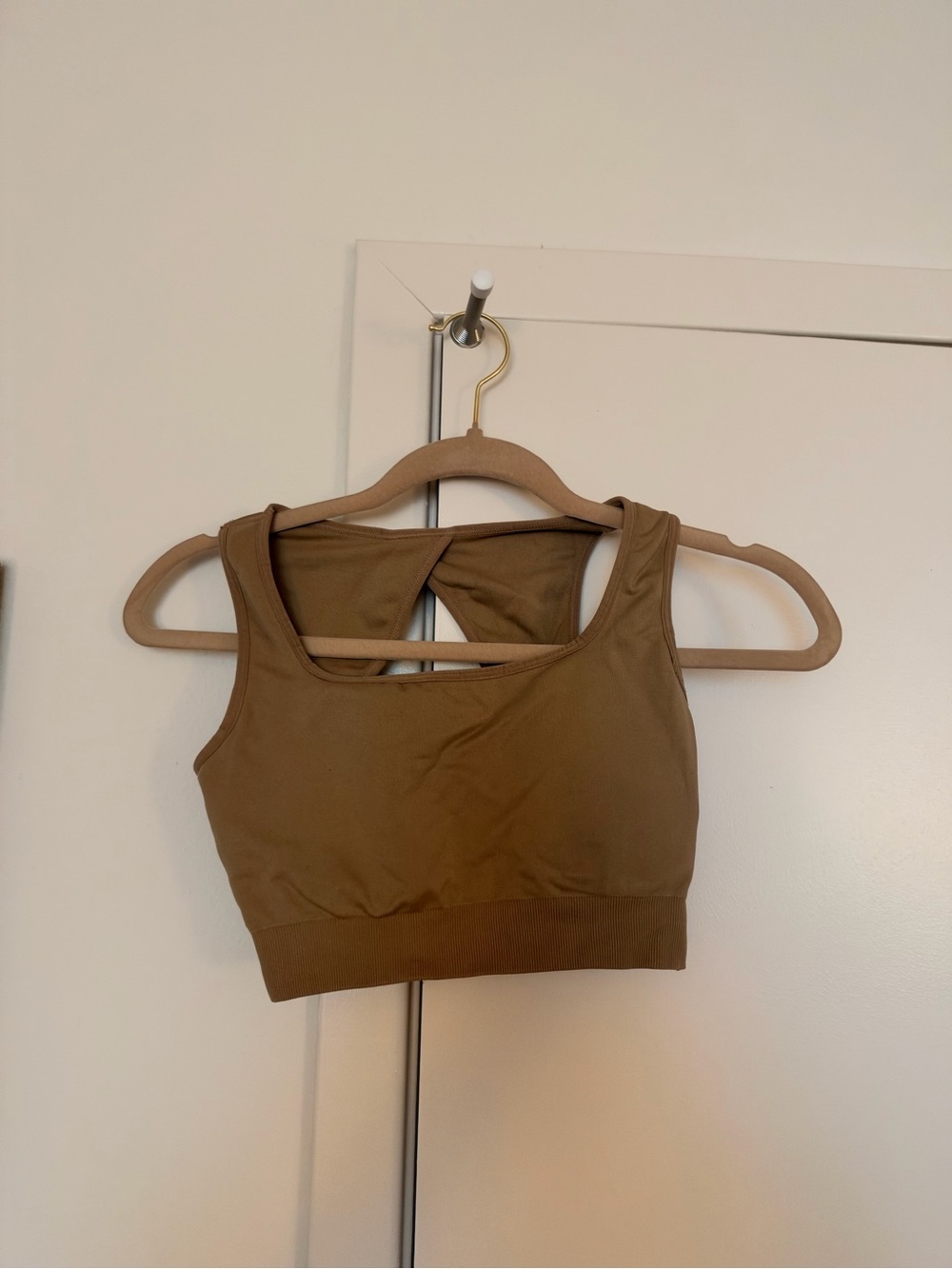 NVGTN Scoop-Back Sports Bra in Mocha Brown